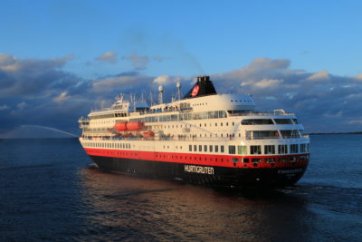 MS Finmarken 2002 Schiffsbegegnung 2017 ©HorstReitz
