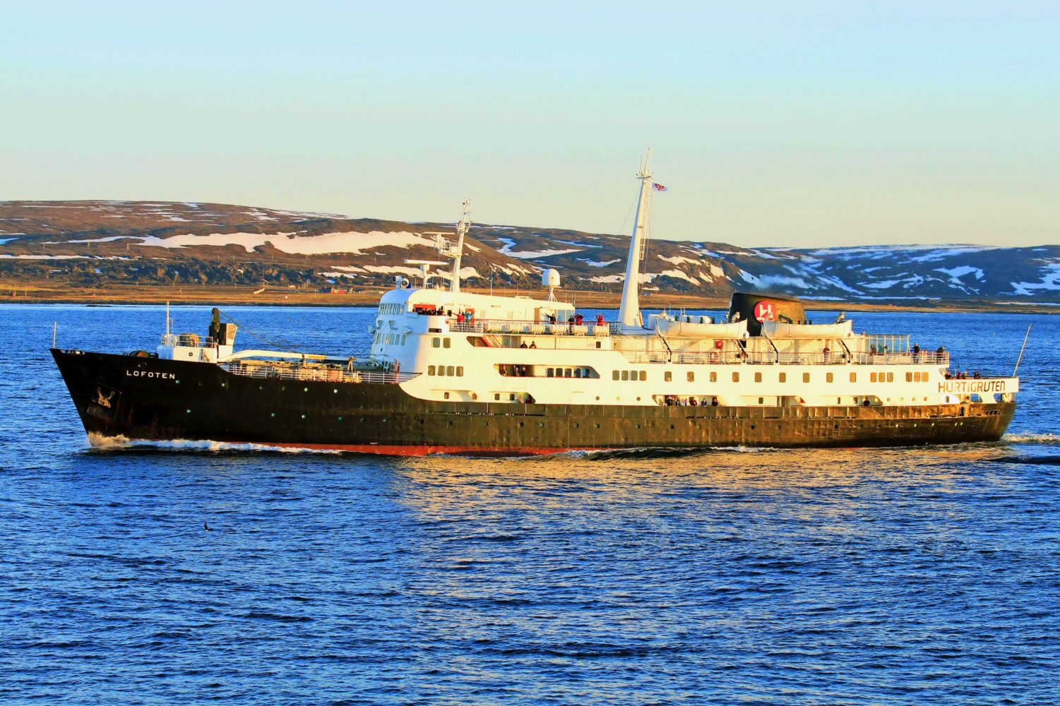 MS Lofoten Schiffsbegegnung