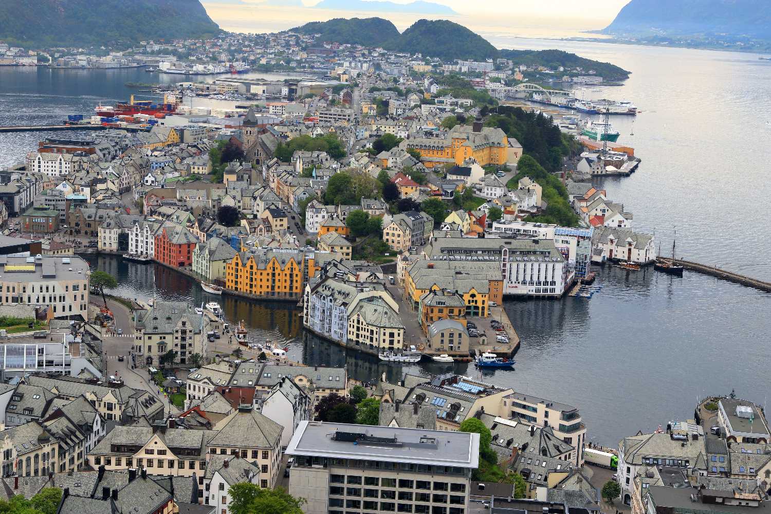 Alesund No Møre og Romsdal ©Horst Reitz