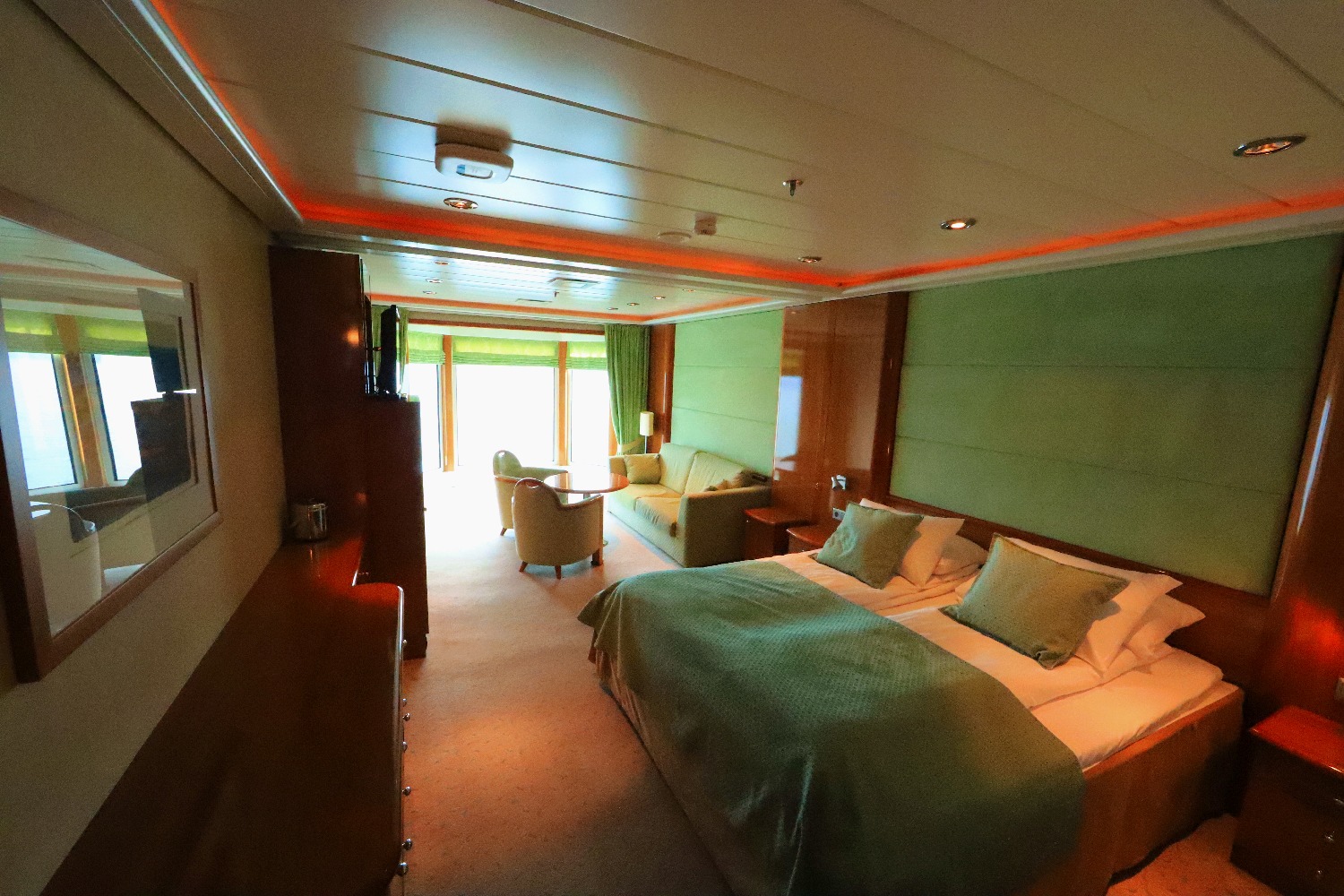 MS Trollfjord Suite 817 Beispiel für die MG Suiten Deck 8 ©Horst Reitz