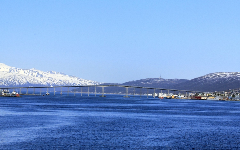 Tromsø No. Troms Einfahrt nach Tromsø ©Horst Reitz